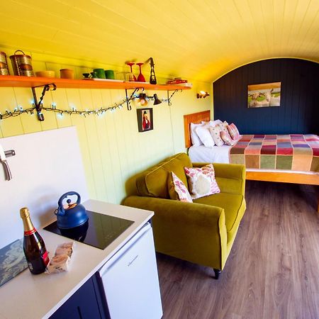 The Gambo Shepherd'S Hut Kidwelly Exterior foto